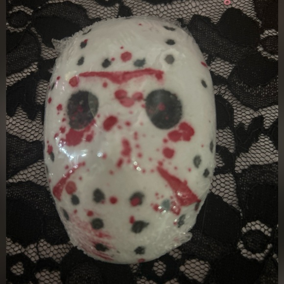 Michael Myers Mask Bath Bomb - Picture 6 of 8